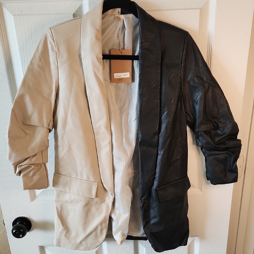 Two-Tone Black/Cream Blazer Faux Leather Jacket, Sz S